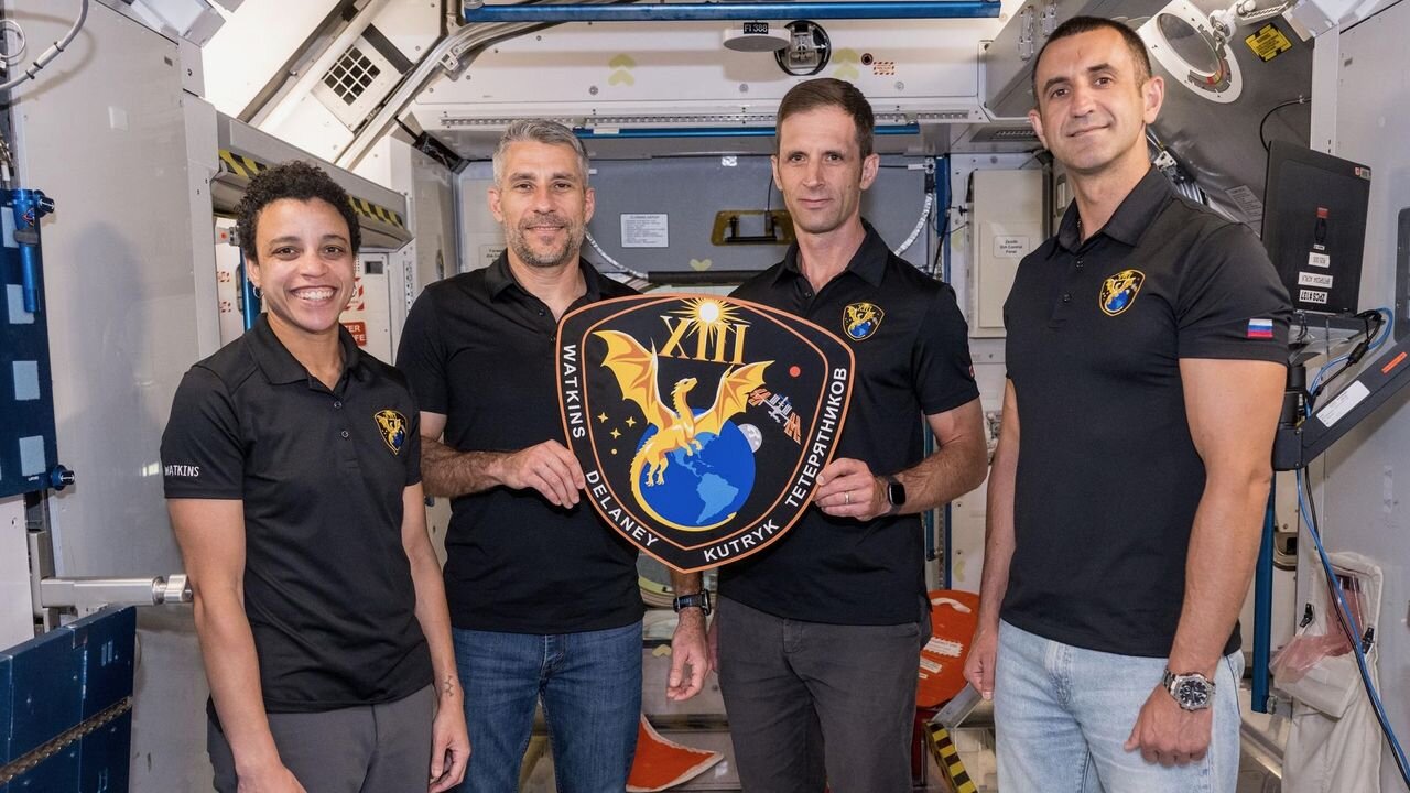 SpaceX en NASA stellen bemande vlucht uit door lek