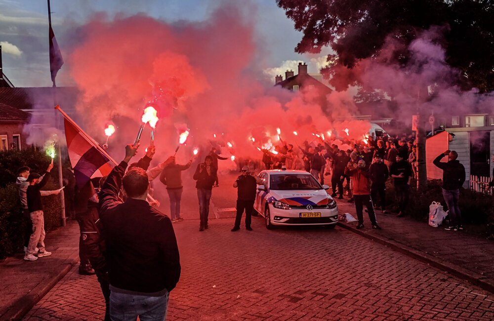 Opnieuw protest tegen mogelijk azc, demonstranten tonen tientallen fakkels