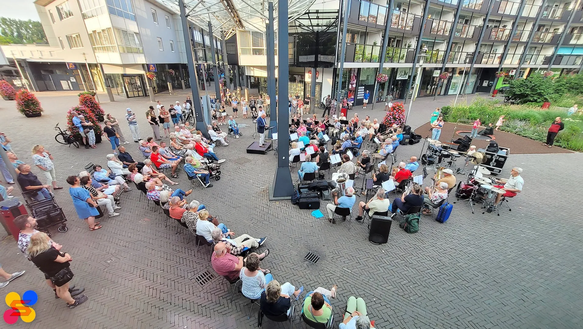 Gratis Zomerconcert door Phil Good in Winkelcentrum Bieshof
