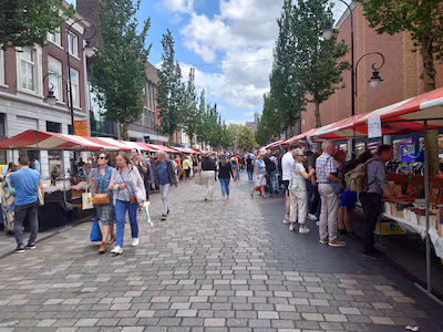 Dordtse Boekenmarkt 2026: alle activiteiten en tijden op een rij