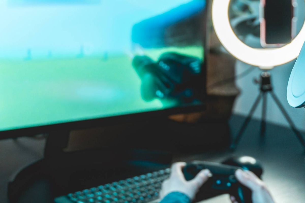 Dingen die je niet in de auto moet doen: streamen op Twitch