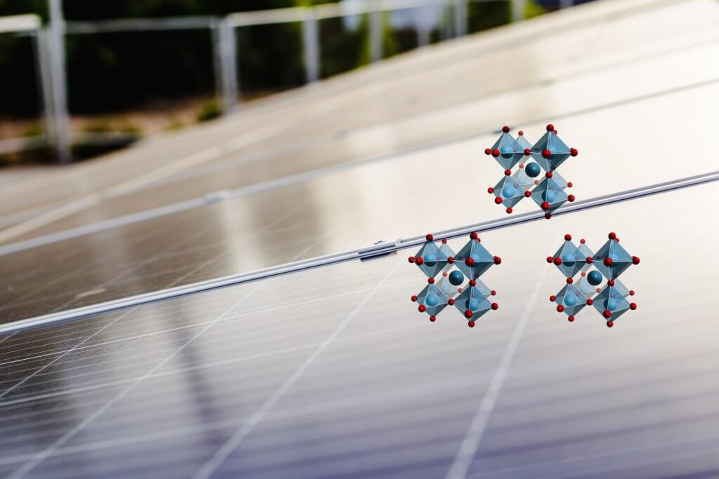 Nieuwe perovskietzonnepanelen verslaan silicium in praktijktest