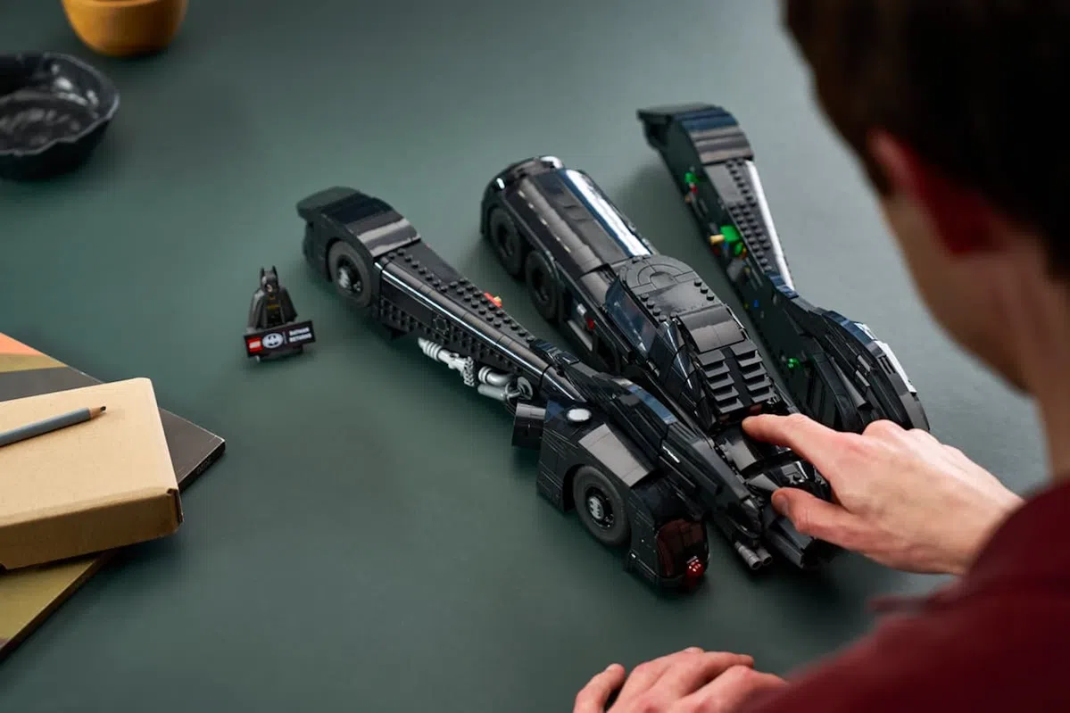 De nieuwe Lego Batmobile kost wat, maar dan heb je ook wat