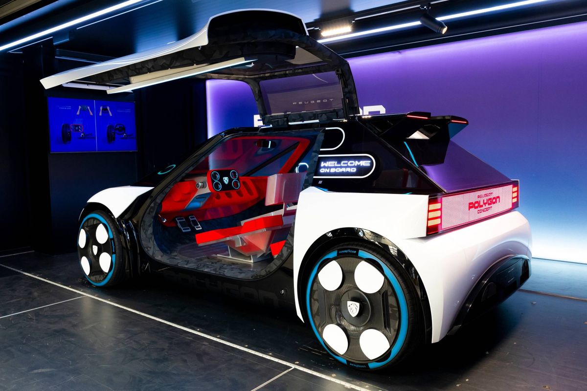 Peugeot Polygon Concept laat zien hoe autorijden er over een paar jaar uit kan zien