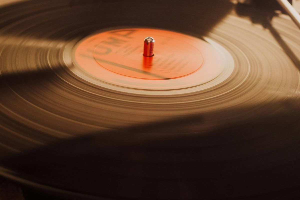 De muziekwereld wint het van AI-muziek: Suno moet auteursrechten betalen
