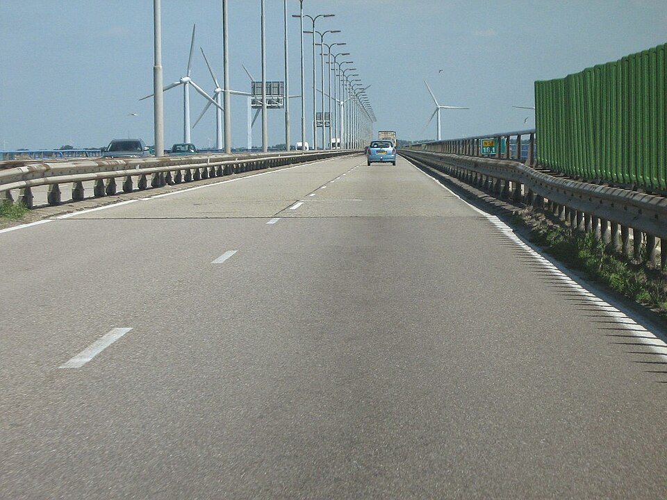 De spuisluizen van de Haringvlietdam