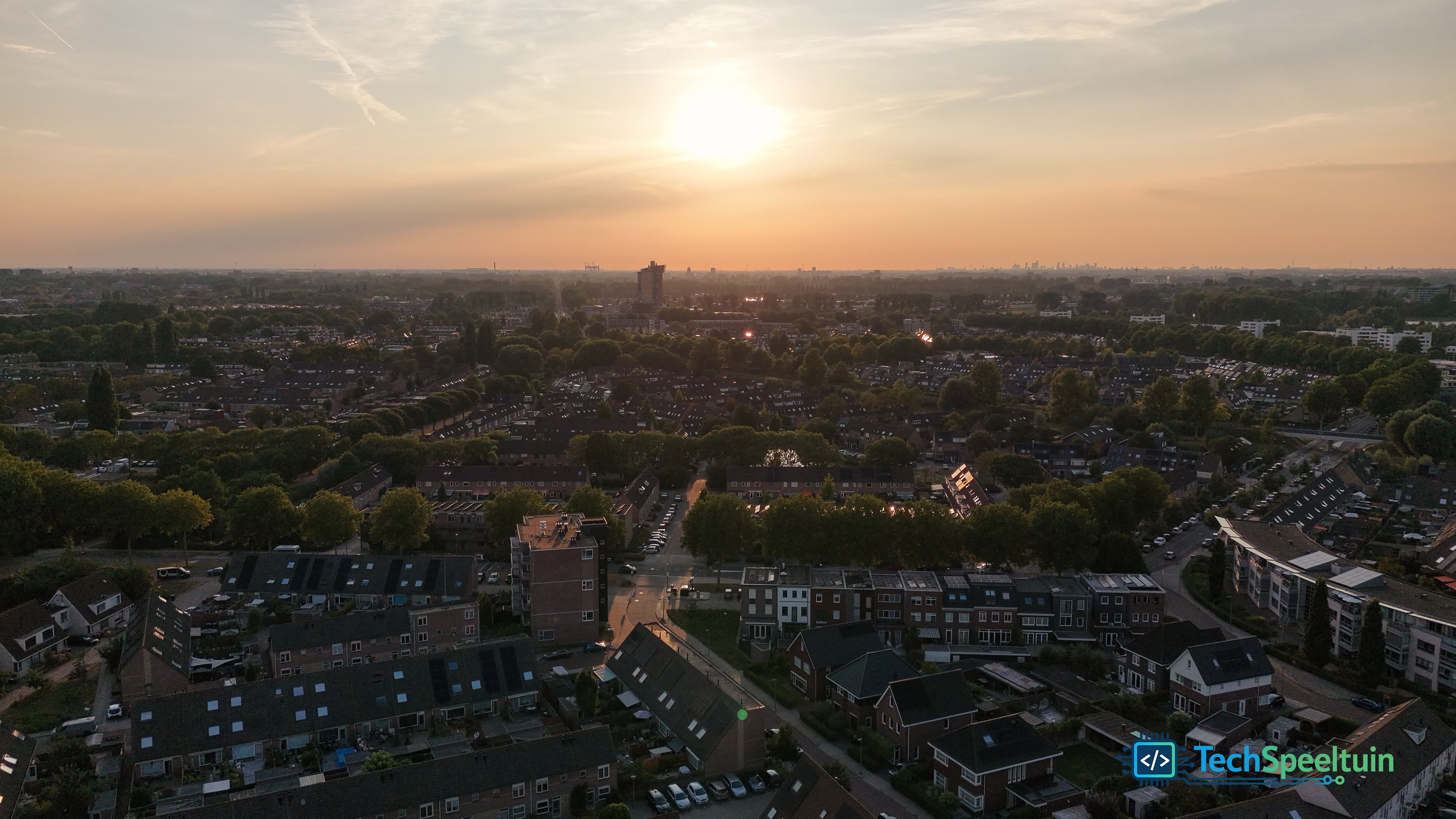Stadspolders richting West met op de achtergrond "de Sequoia": Stadspolders Oost , Dordrecht, Nederland