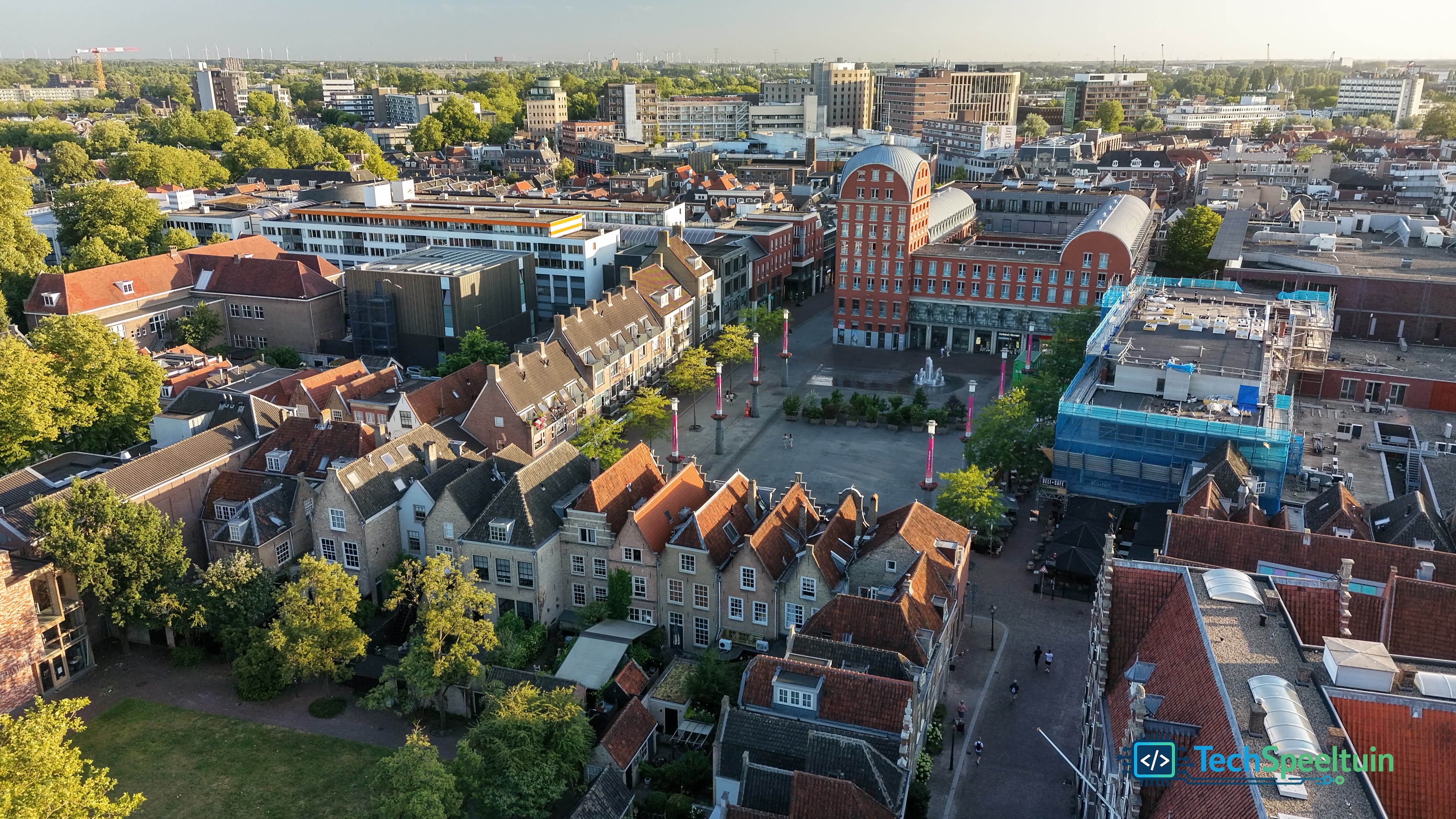 De kloostertuinen en het Statenplein: Hof - Dordrecht, Nederland